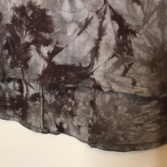 Rock and Republic Brown and Green Hi/Lo Cut Shirt - Picture 7 of 9